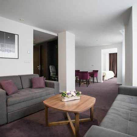New City Hotel & Restaurant Ni Chambre photo