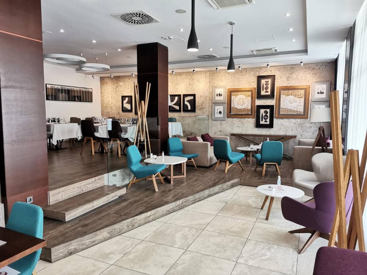 New City Hotel & Restaurant Ni Extérieur photo