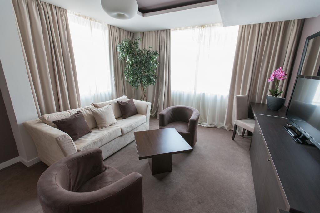 New City Hotel & Restaurant Ni Extérieur photo