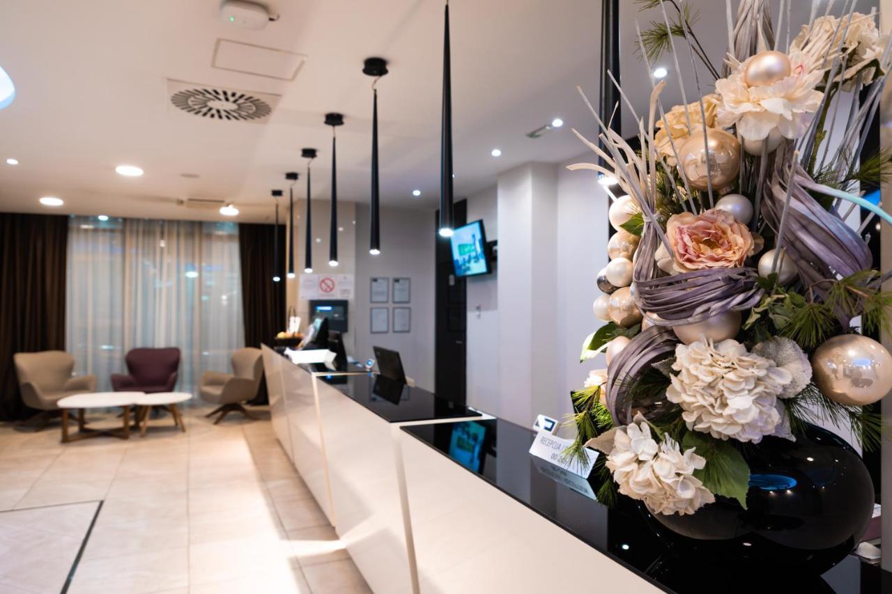 New City Hotel & Restaurant Ni Extérieur photo